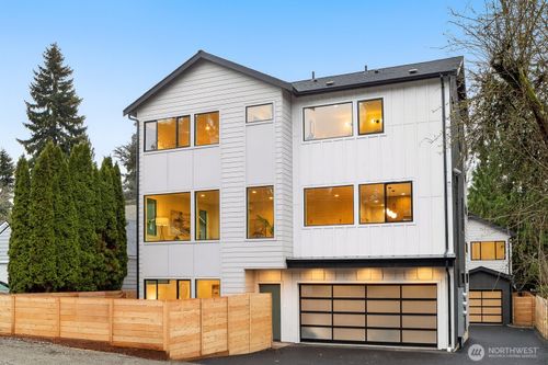 3633 Ne 120th St, Seattle, WA, 98125-5749 | Card Image