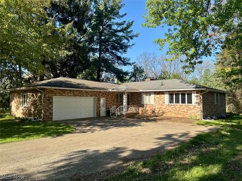 1591 Elberta Avenue Sw, North Canton, OH, 44709 | Card Image
