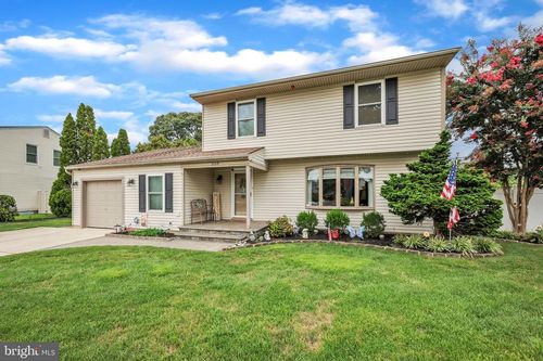 550 Sherry Dr, RUNNEMEDE, NJ, 08078-1832 | Card Image
