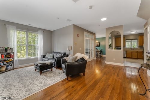 284 Rainbow Way, Phillipsburg, NJ, 08865-1577 | Card Image