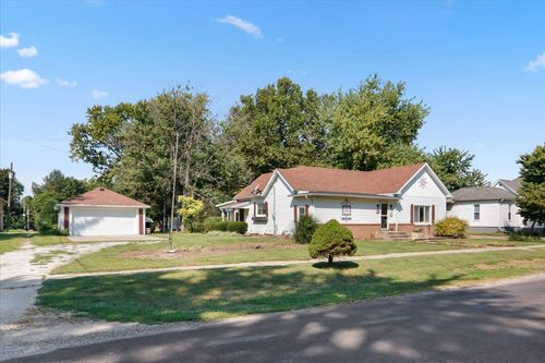 609 Woodford St, Gridley, IL, 61744-9798 | Card Image