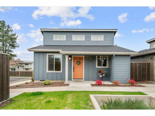 12252 Meadowlawn Dr, Oregon City, OR, 97045-8920 | Card Image