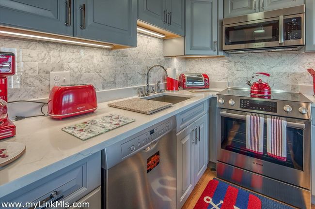 UNIT-2 - 47 E Chop Dr, Condo with 1 bedrooms, 1 bathrooms and null parking in Oak Bluffs MA | Image 7