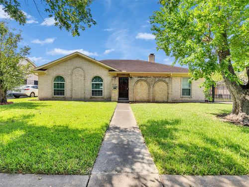 9239 Rowan Ln, Houston, TX, 77036-5207 | Card Image