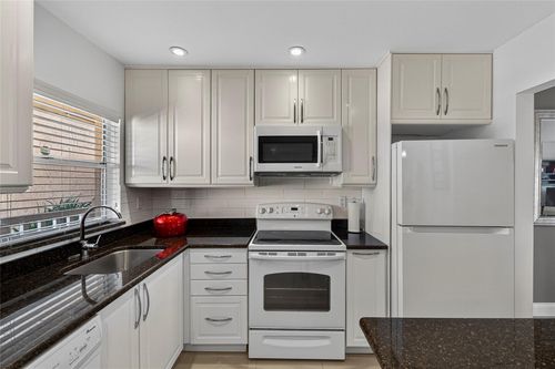 apt-312-2781 N Pine Island Rd, Sunrise, FL, 33322-2298 | Card Image