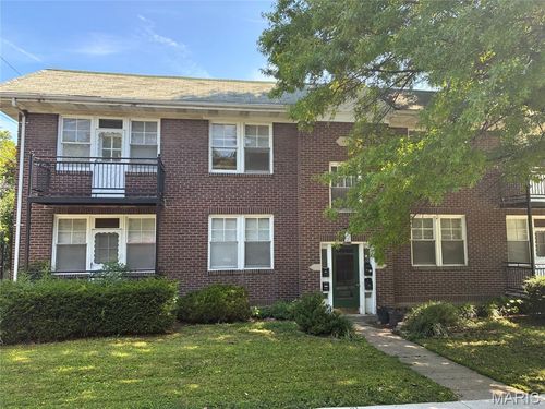 7511 Pershing Ave, University City, MO, 63130-4070 | Card Image
