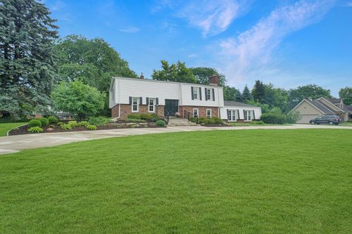 2550 Coach House Drive, BROOKFIELD, WI, 53045 | Card Image