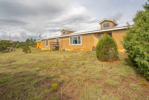  Calle De Golondrina S, Tres Piedras, NM, 87577-8014 | Card Image