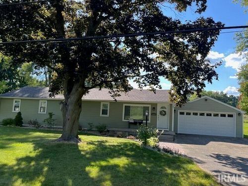 55075 Sundown Rd, South Bend, IN, 46628-4927 | Card Image