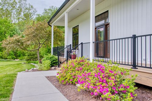 3836 W Boulder Ln, Perry, MI, 48872-8144 | Card Image