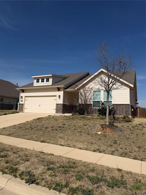 832 Porcupine Dr, Springtown, TX, 76082-5486 | Card Image
