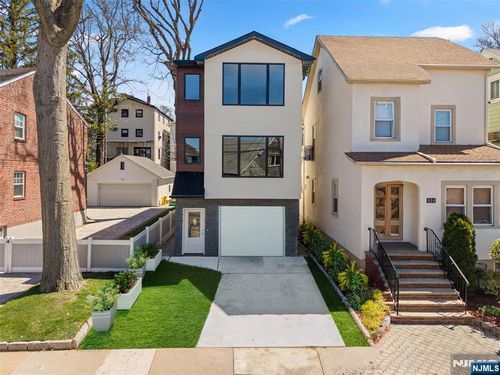 416 N 8th St, Fairview, NJ, 07022-1106 | Card Image