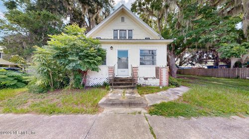 216 N Summit St, Crescent City, FL, 32112-2302 | Card Image