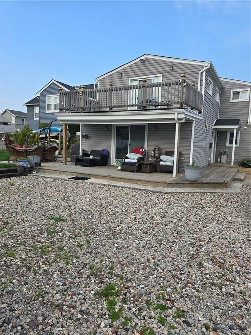 main-18 Julian Pl, Island Park, NY, 11558-2151 | Card Image