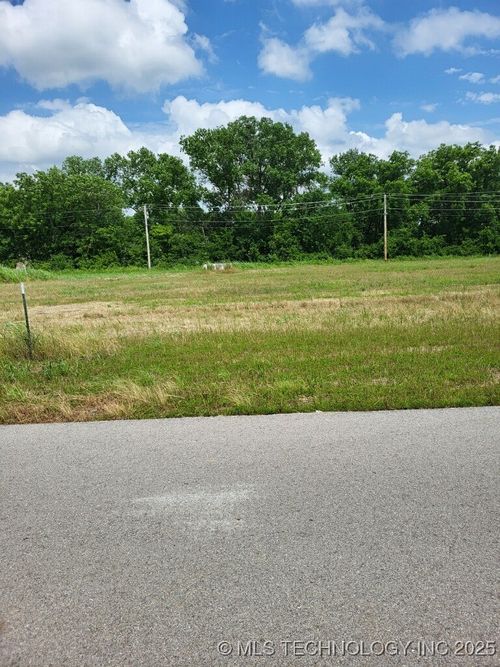 2 W Phillips Rd, Skiatook, OK, 74070 | Card Image