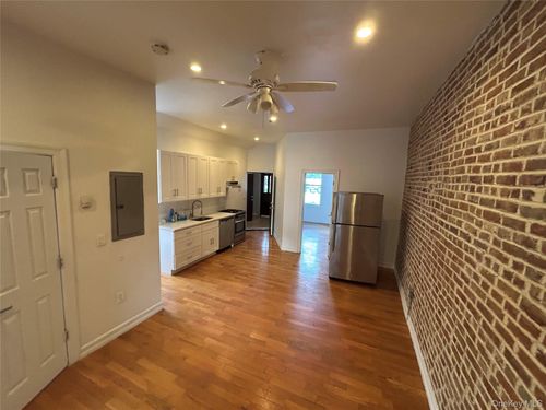 fl-1f-151 Kingsland Ave, Brooklyn, NY, 11222-5134 | Card Image