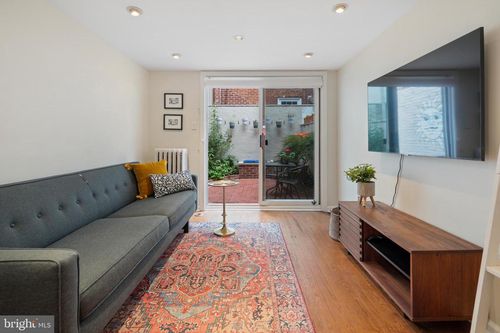 143 Fitzwater St, PHILADELPHIA, PA, 19147-3407 | Card Image