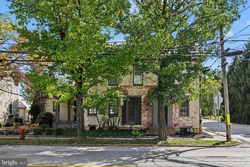 221 Lincoln Way W, NEW OXFORD, PA, 17350-1315 | Card Image