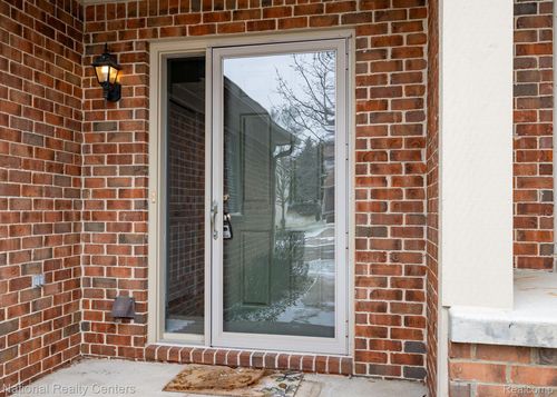 120-1291 Azalea Ln, Waterford, MI, 48327-4412 | Card Image