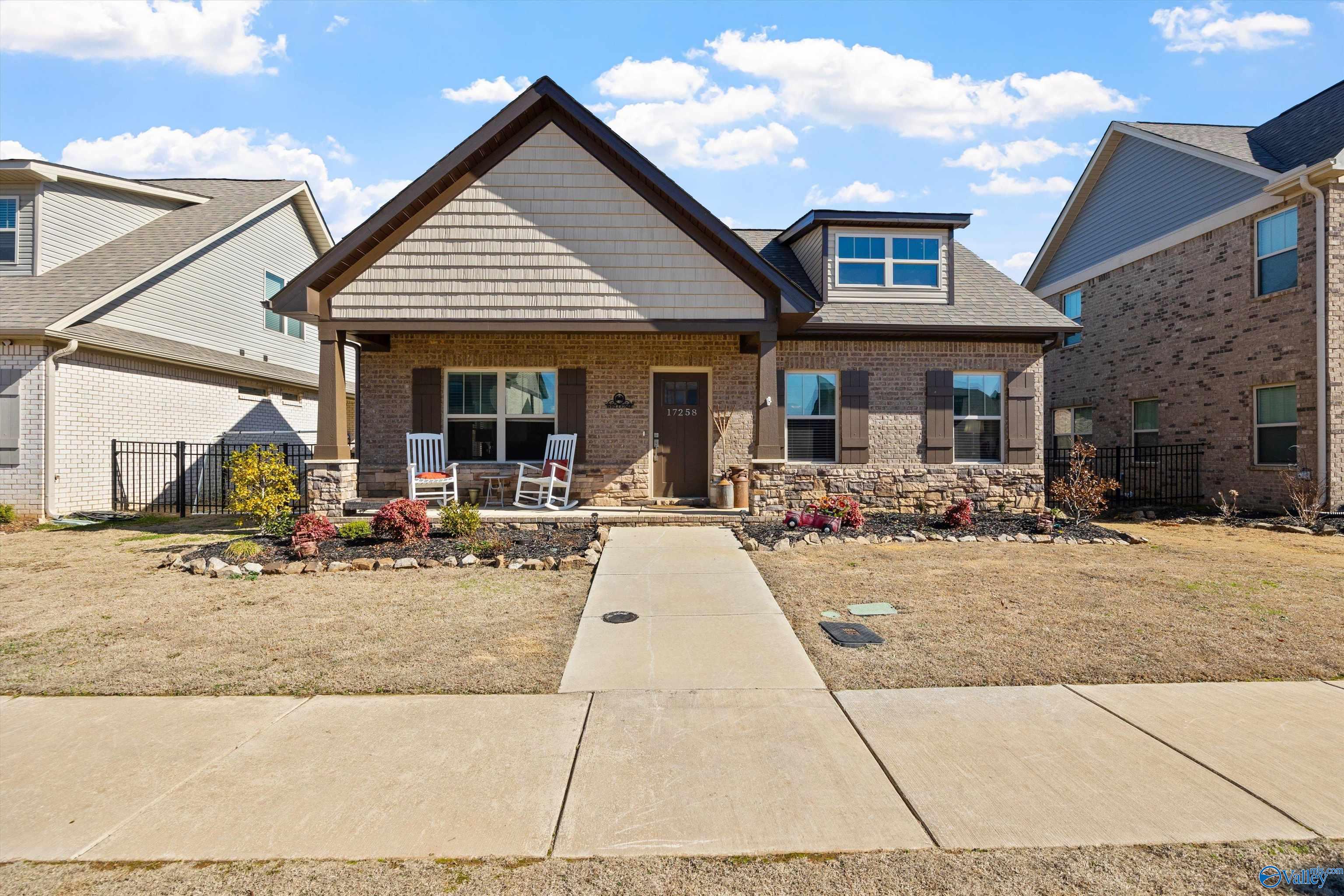 Brooklawn St, Athens, AL 35611