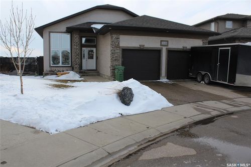 1528 Maple Hill Cres N, Regina, SK, S4X0E8 | Card Image