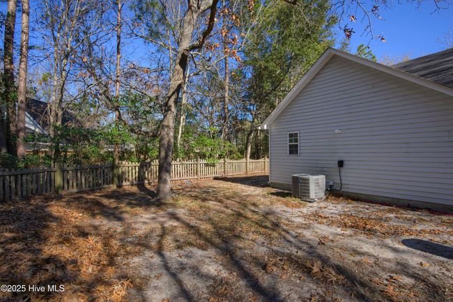1752 Chadwick Shores Dr, House other with 3 bedrooms, 2 bathrooms and 2 parking in Sneads Ferry NC | Image 25
