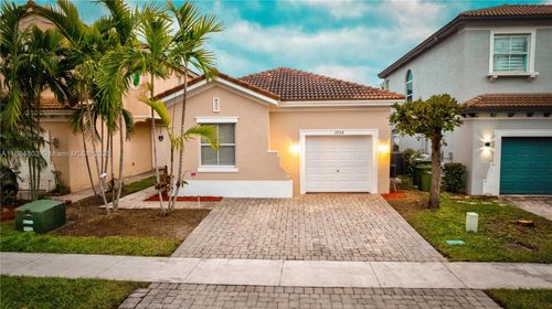 3724 Ne 10th Ct, Homestead, FL, 33033-5689 | Card Image