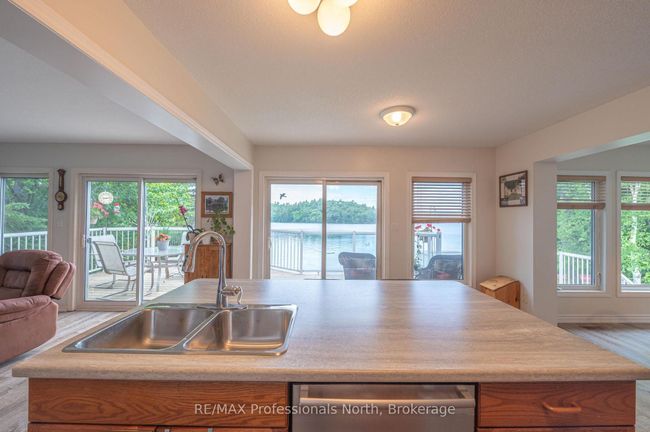 1075 Comak Cres, House other with 4 bedrooms, 4 bathrooms and 6 parking in Algonquin Highlands ON | Image 11