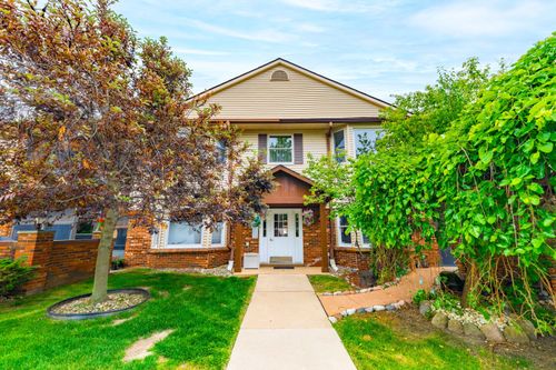apt-42-8597 Mathias Dr, Grosse Ile, MI, 48138-1792 | Card Image