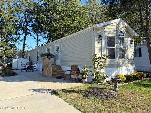 27 Beaver Ave, Whiting, NJ, 08759-3604 | Card Image