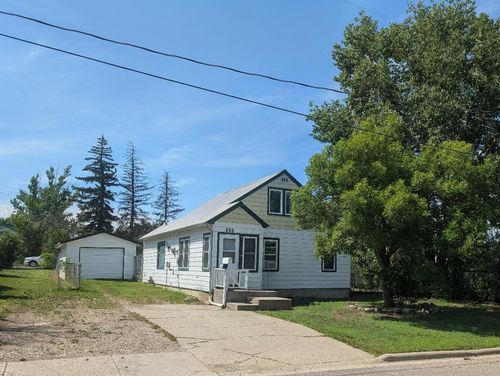 305 8th Ave N, Shelby, MT, 59474-1832 | Card Image