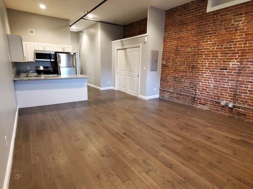 208-1 Main St, Peabody, MA, 01960-5779 | Card Image