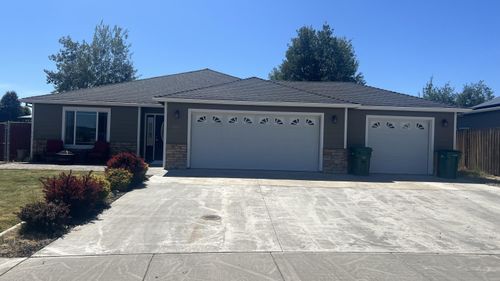 3316 Paramont St, Klamath Falls, OR, 97603-7184 | Card Image
