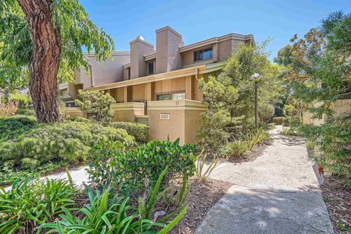 28-3253 Caminito Eastbluff, La Jolla, CA, 92037-2836 | Card Image