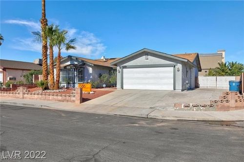 5816 W Cherokee Ave, Las Vegas, NV, 89103-1220 | Card Image