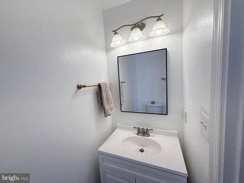 11203 Kings Crest Ct, Fredericksburg, VA, 22407-7801 | Card Image