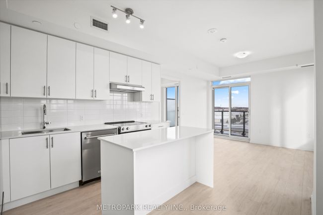 709 - 8960 Jane St, Condo with 2 bedrooms, 3 bathrooms and null parking in Concord ON | Image 5