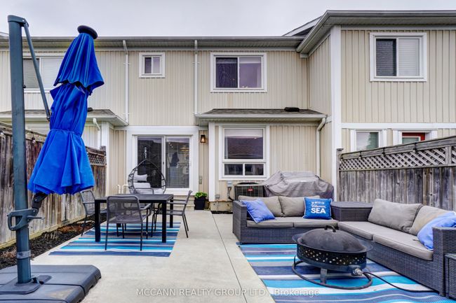 142 Carnwith Dr E, House attached with 3 bedrooms, 3 bathrooms and 2 parking in Whitby ON | Image 35