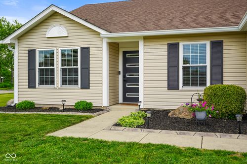 204 Oakview Dr, Mooresville, IN, 46158-2757 | Card Image