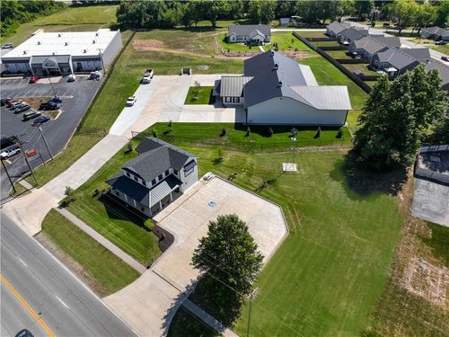 15803 E Us Highway 24, INDEPENDENCE, MO, 64050-2014 | Card Image