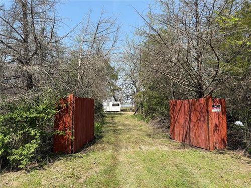 18760 Mckinley Lake Road, Parsons, KS, 67356 | Card Image