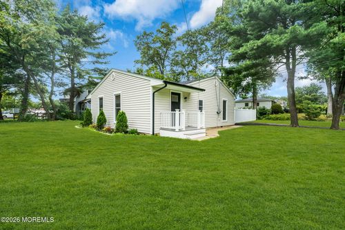 20 Oak Hill Dr, Toms River, NJ, 08753-1728 | Card Image
