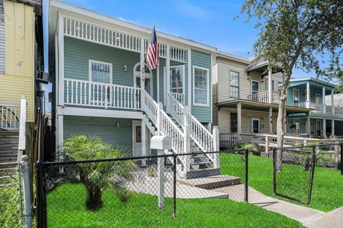 3515 Winnie St, Galveston, TX, 77550-1224 | Card Image