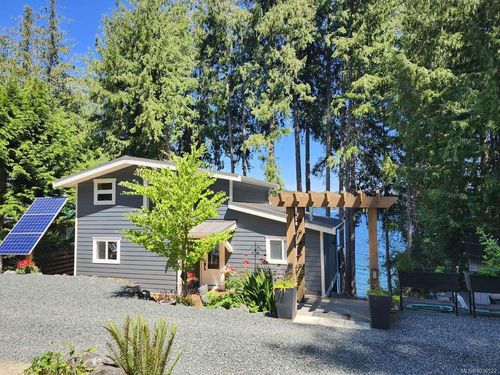 2274 S Lake Rd, Qualicum Beach, BC, V9K2L7 | Card Image