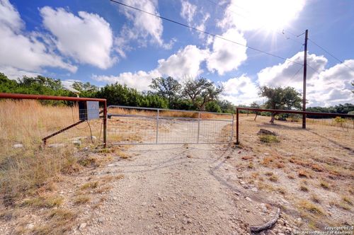 113 Southview Ln, Kendalia, TX, 78027-1903 | Card Image