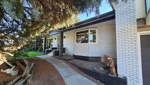 808 1 St Ne, Milk River, AB, T0K1M0 | Card Image