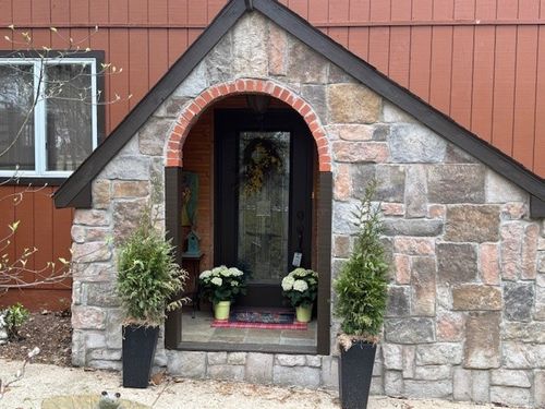 2104 Surrey Ln, Harrison, AR, 72601-4695 | Card Image