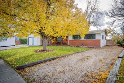 8211 W Pembrook, House other with 3 bedrooms, 2 bathrooms and 2 parking in Boise ID | Image 1