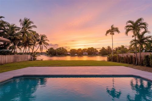 18735 Ne 18th Ave, Miami, FL, 33179-4209 | Card Image