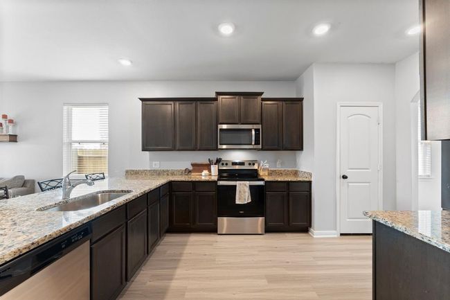 20730 Solstice Point Dr, House other with 3 bedrooms, 2 bathrooms and 2 parking in Hockley TX | Image 8